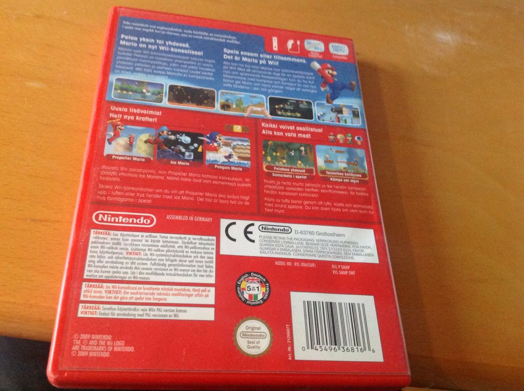 New Super Mario Bros. - Nintendo Wii (Nintendo - 4) video game collectible [Barcode 045496368166] - Main Image 2