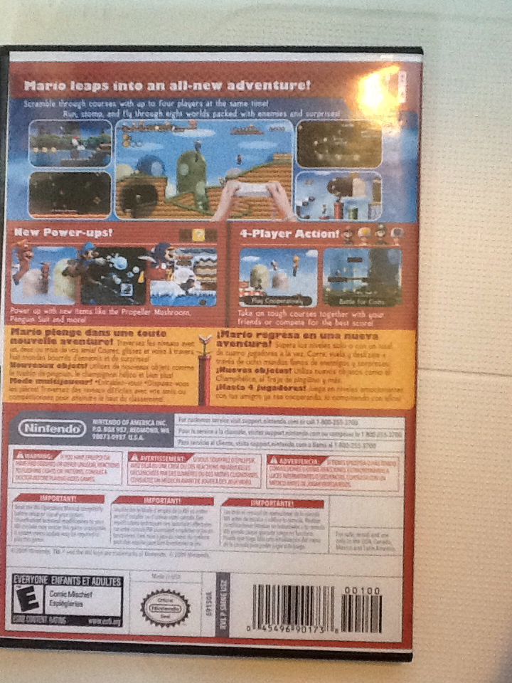 New Super Mario Bros Wii - Nintendo Wii video game collectible - Main Image 2
