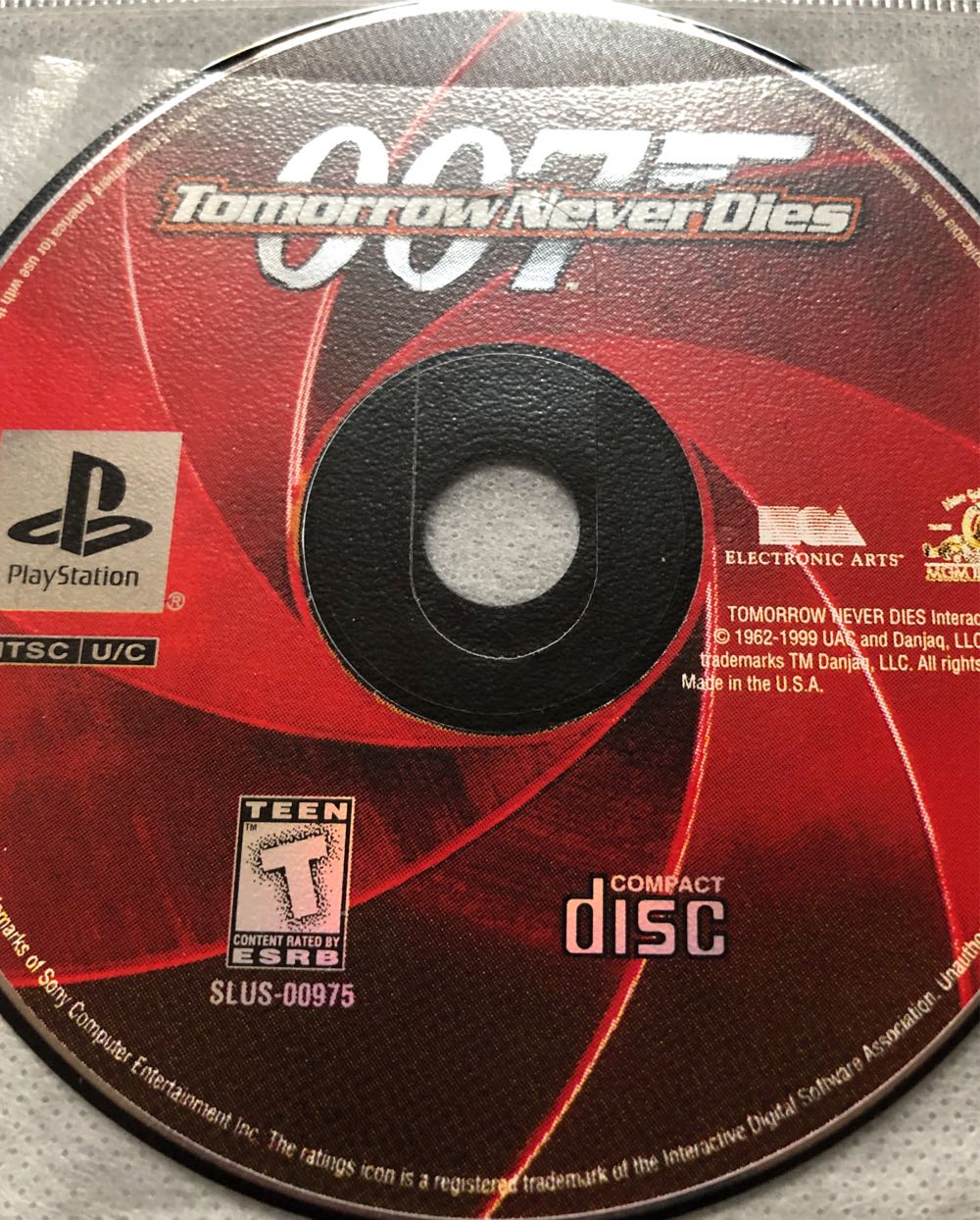 007: Tomorrow Never Dies - Sony PlayStation (EA - 1) video game collectible - Main Image 4