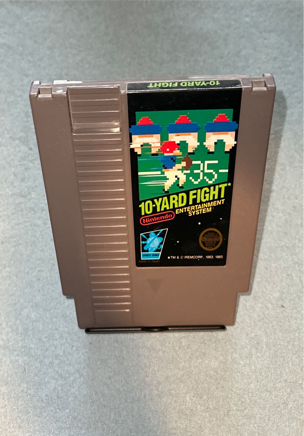 _10-Yard Fight - Nintendo Entertainment System (NES) video game collectible - Main Image 3