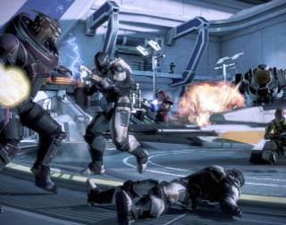 Mass Effect 3 - Microsoft Xbox 360 (Physical Disc- Backwards Compatible - 1) video game collectible [Barcode 014633195859] - Main Image 2