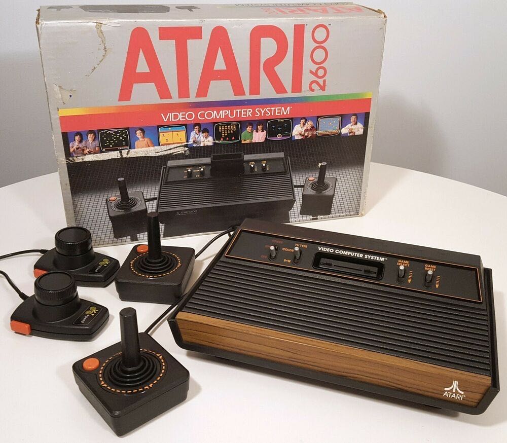 *Atari 2600 - Console - Atari 2600 (Atari) video game collectible - Main Image 2