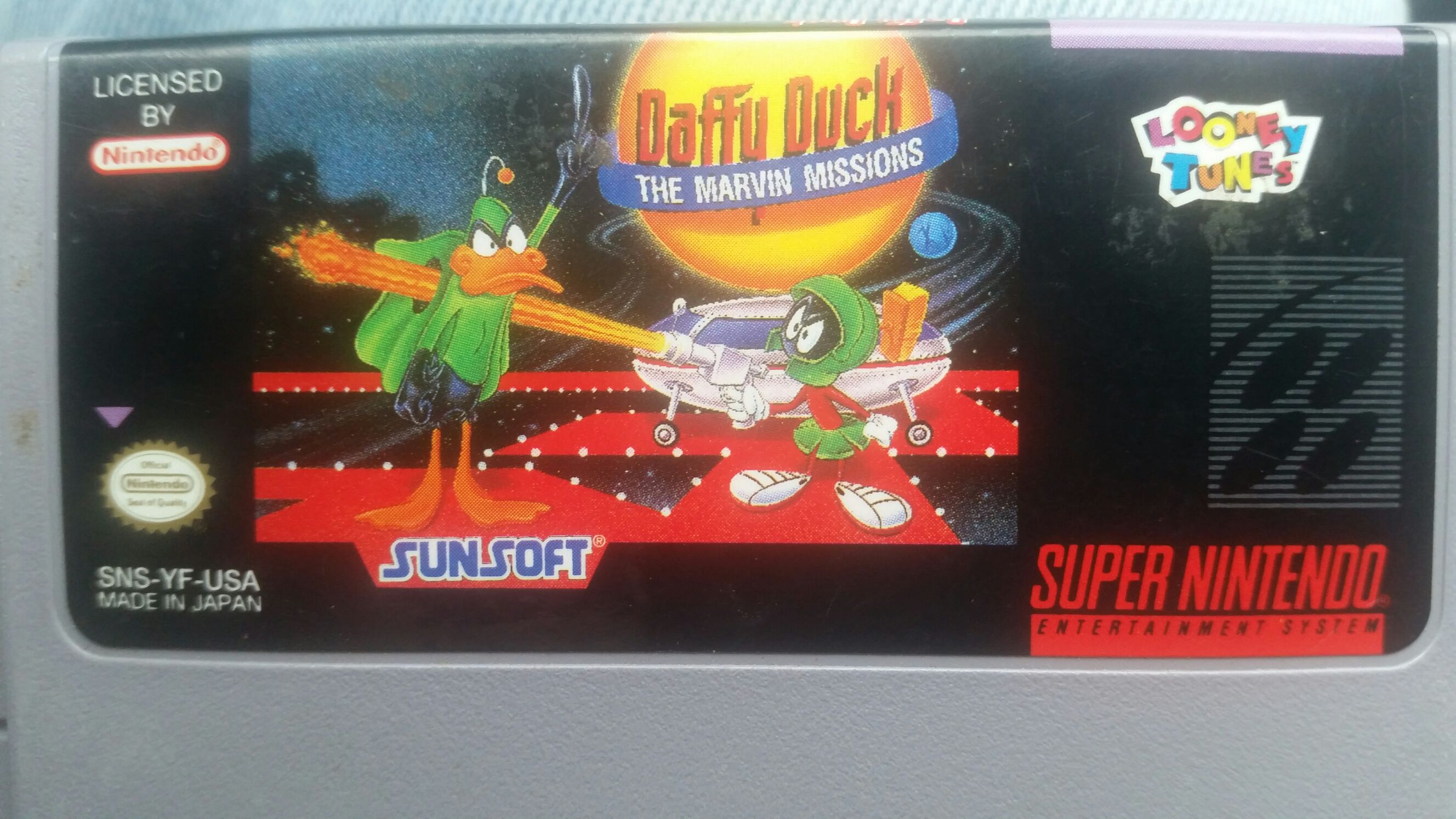 Daffy Duck The Marvin Missions - Nintendo Super Nintendo Entertainment System (SNES) video game collectible - Main Image 1