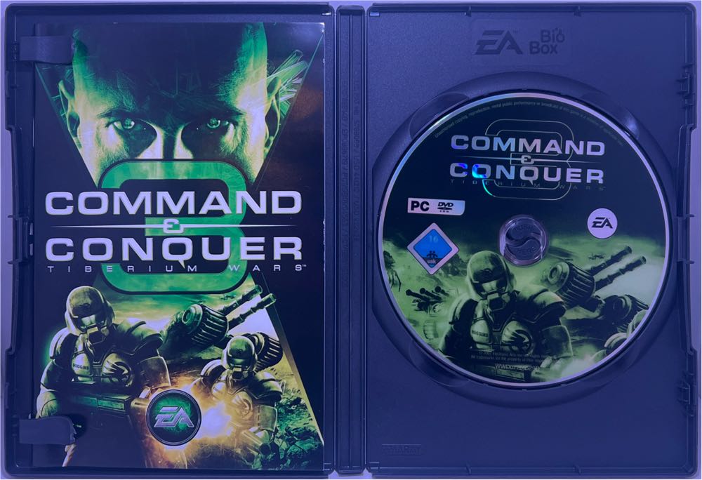 Command & Conquer 3: Tiberium Wars - PC video game collectible [Barcode 5030932055408] - Main Image 3
