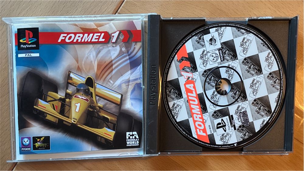 Formula 1 - Sony PlayStation (Sony Computer Entertainment - 1) video game collectible [Barcode 711719631620] - Main Image 2