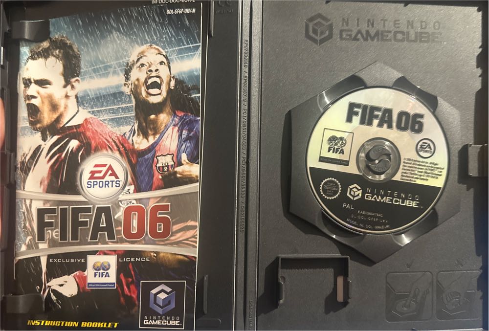 FIFA 2006 - Nintendo GameCube (Electronic Arts/EA Games - 2) video game collectible [Barcode 5030930045760] - Main Image 3
