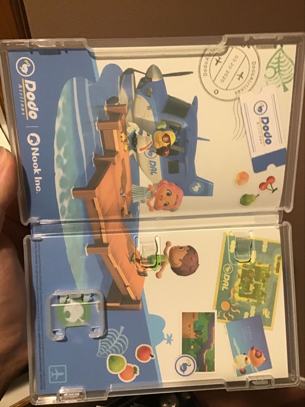 Xenoblade Chronicles - Nintendo Switch (Nintendo Switch) video game collectible - Main Image 3