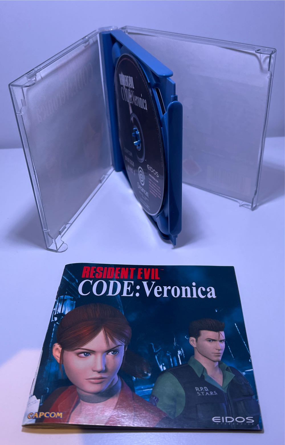 Resident Evil: Code Veronica - Sega Dreamcast (Eidos Interactive - 2) video game collectible [Barcode 5032921010542] - Main Image 3
