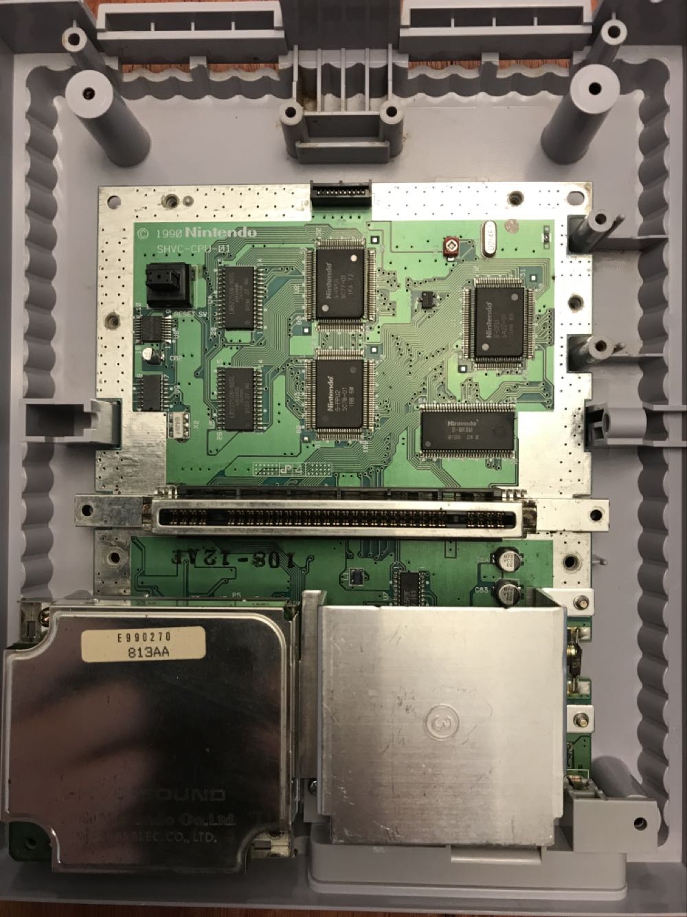 Super Nintendo Entertainment System (SNS-001) - Nintendo Super Nintendo Entertainment System (SNES) (Nintendo - 2) video game collectible - Main Image 2