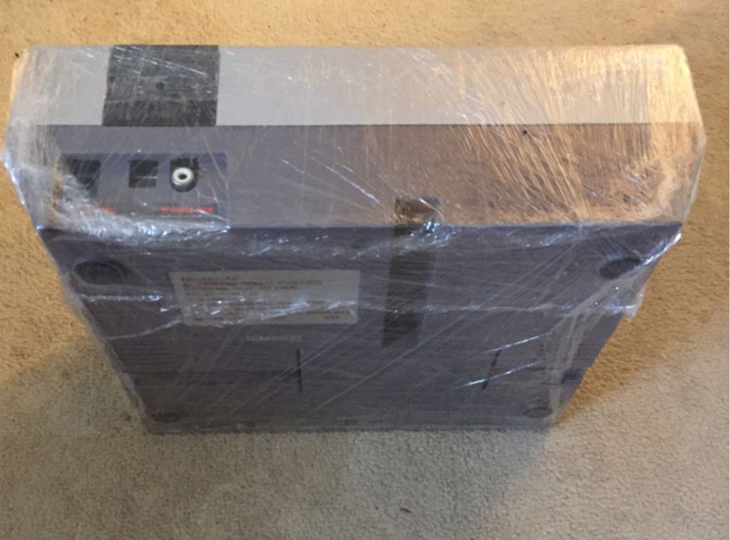 Nintendo Entertainment System - Nintendo Entertainment System (NES) video game collectible - Main Image 2