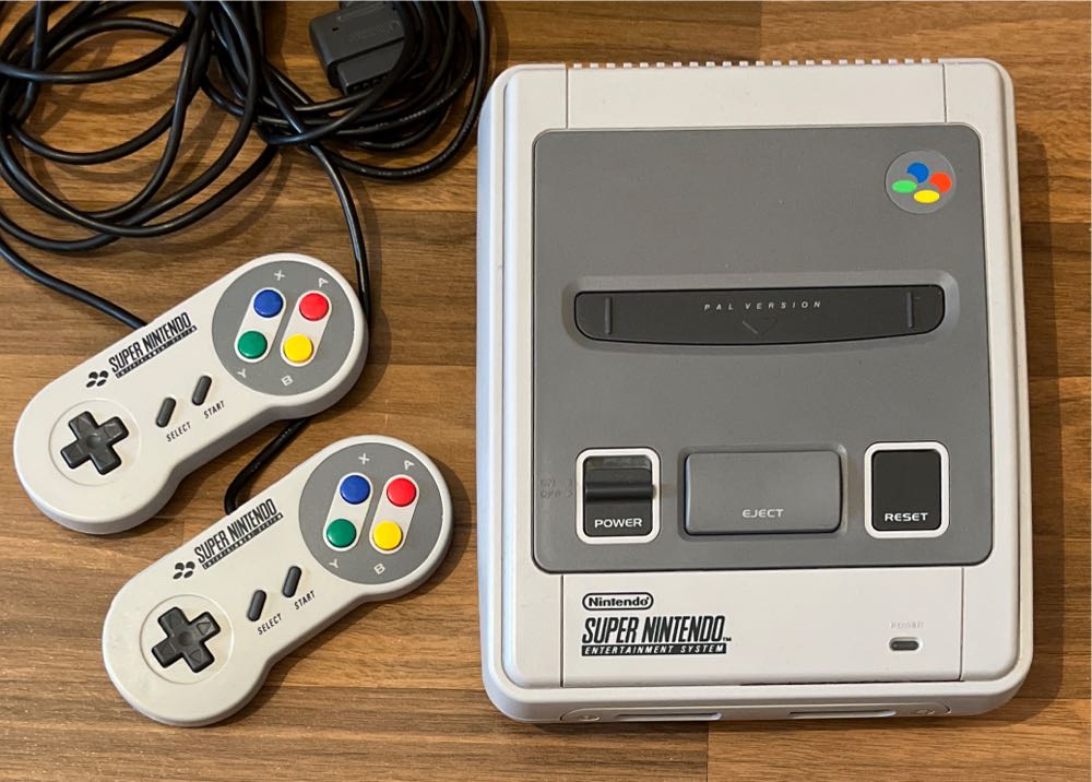 Nintendo SNES - Nintendo Super Nintendo Entertainment System (SNES) (Nintendo) video game collectible - Main Image 2