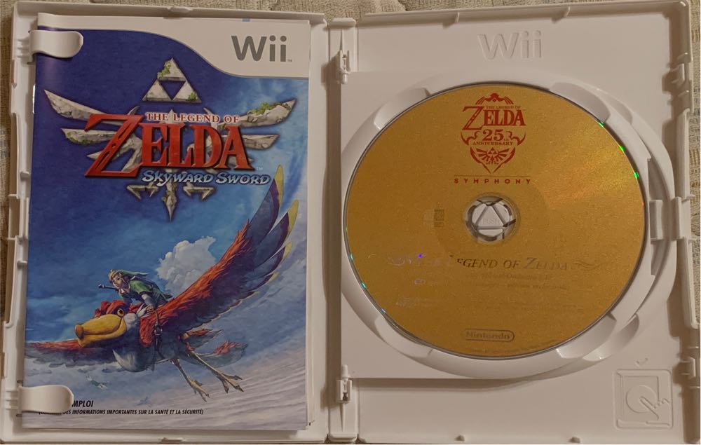 The Legend Of Zelda: Skyward Sword - Nintendo Wii (Nintendo - 1) video game collectible [Barcode 045496400705] - Main Image 3