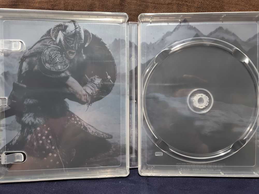 The Elder Scrolls V: Skyrim - Sony PlayStation 4 (PS4) (Bethesda - 1) video game collectible - Main Image 3