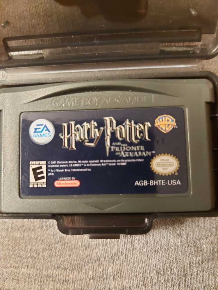 Harry Potter and the Prisoner of Azkaban - Nintendo Game Boy Advance (GBA) (EA - 1) video game collectible [Barcode 014633147803] - Main Image 3