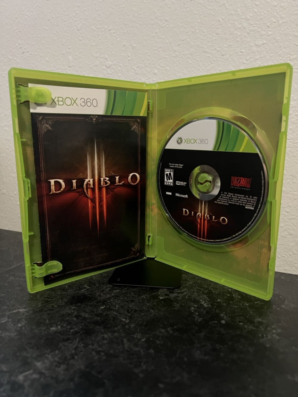 Diablo III - Microsoft Xbox 360 (Blizzard - 4) video game collectible [Barcode 047875863279] - Main Image 4