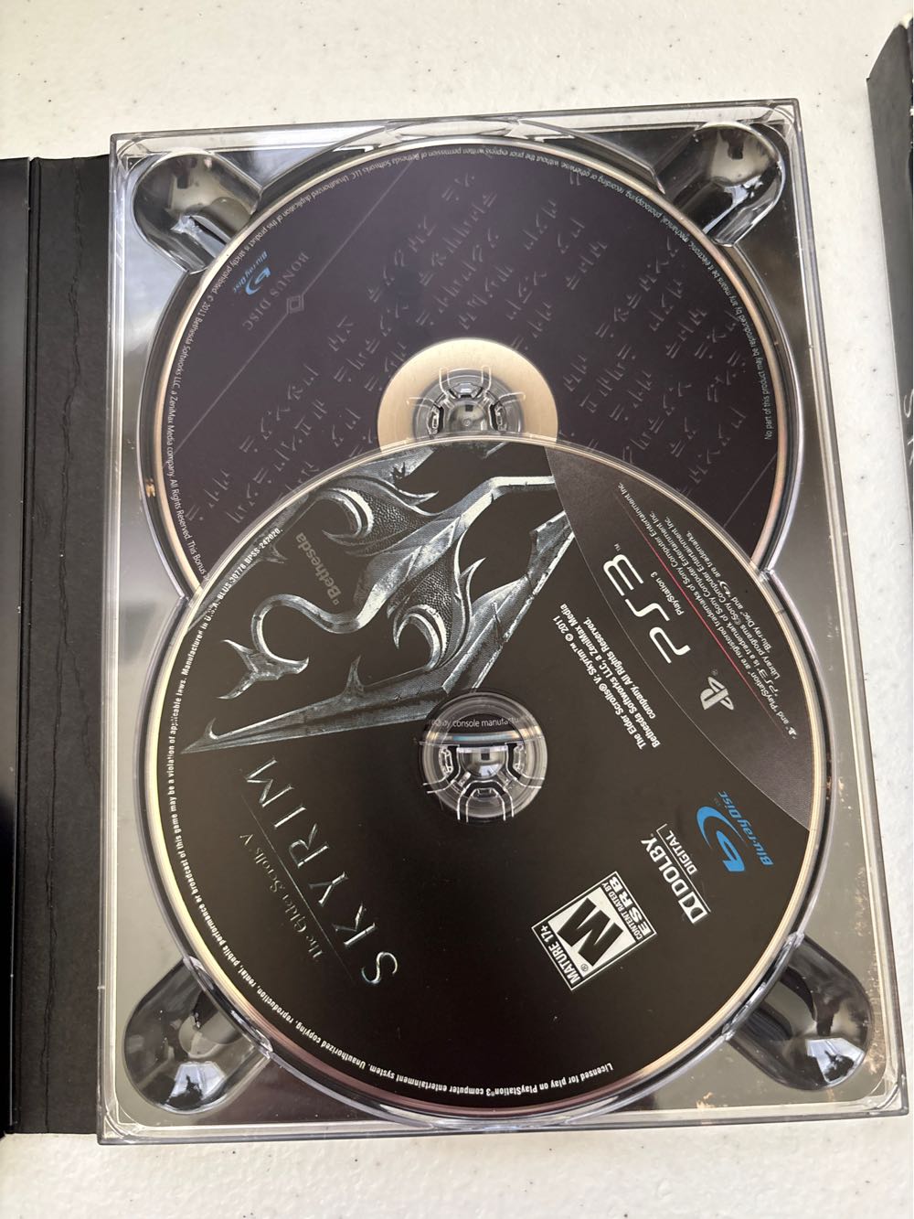 Elder Scrolls V: Skyrim - Collector’s Edition, The - Sony PlayStation 3 (PS3) (Bethesda Softworks - 1) video game collectible [Barcode 0093155144309] - Main Image 4