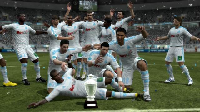 FIFA 11 - Sony PlayStation 3 (PS3) (EA Games - 4) video game collectible [Barcode 5030931092329] - Main Image 2