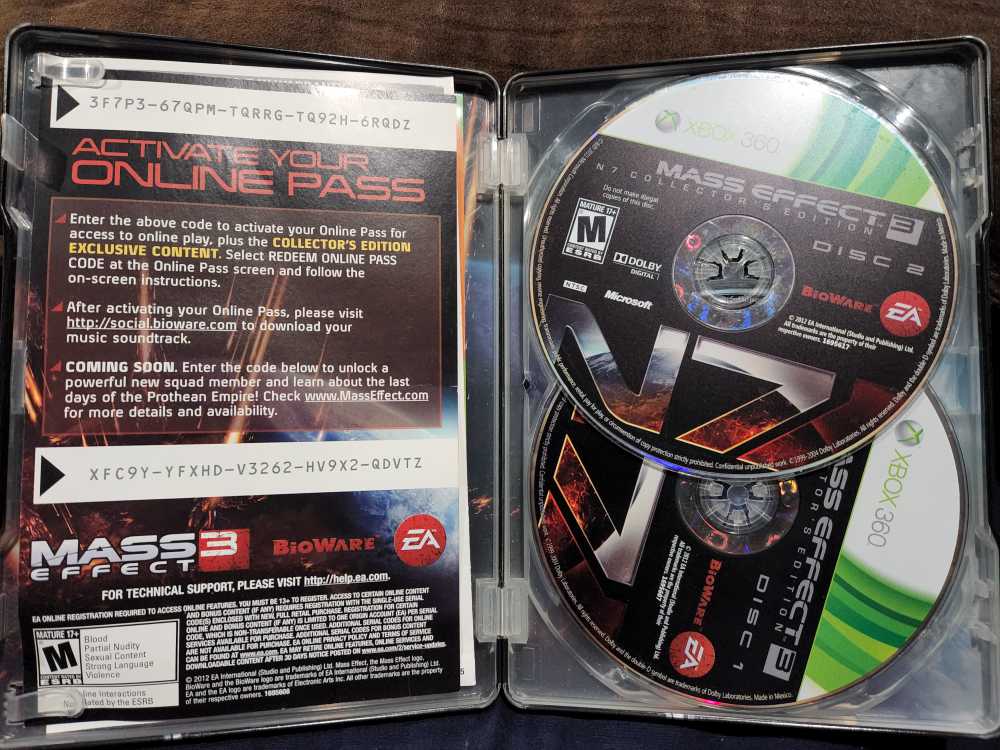 Mass Effect 3 - Microsoft Xbox 360 (Electronic Arts  - 1) video game collectible - Main Image 3