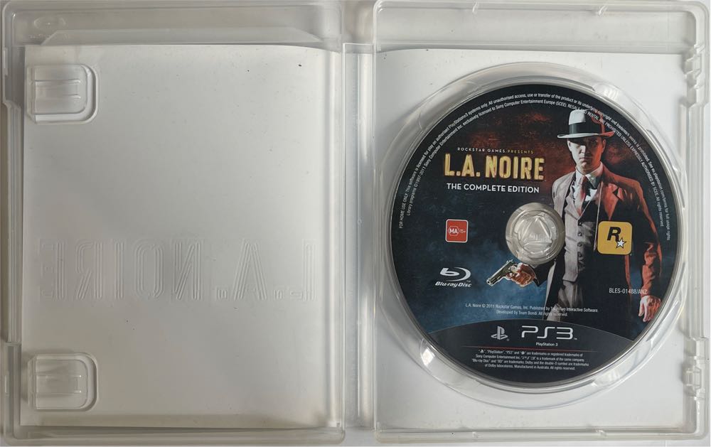 L.A. Noire: The Complete Edition - Sony PlayStation 3 (PS3) (Rockstar Games - 1) video game collectible [Barcode 5026555407700] - Main Image 3