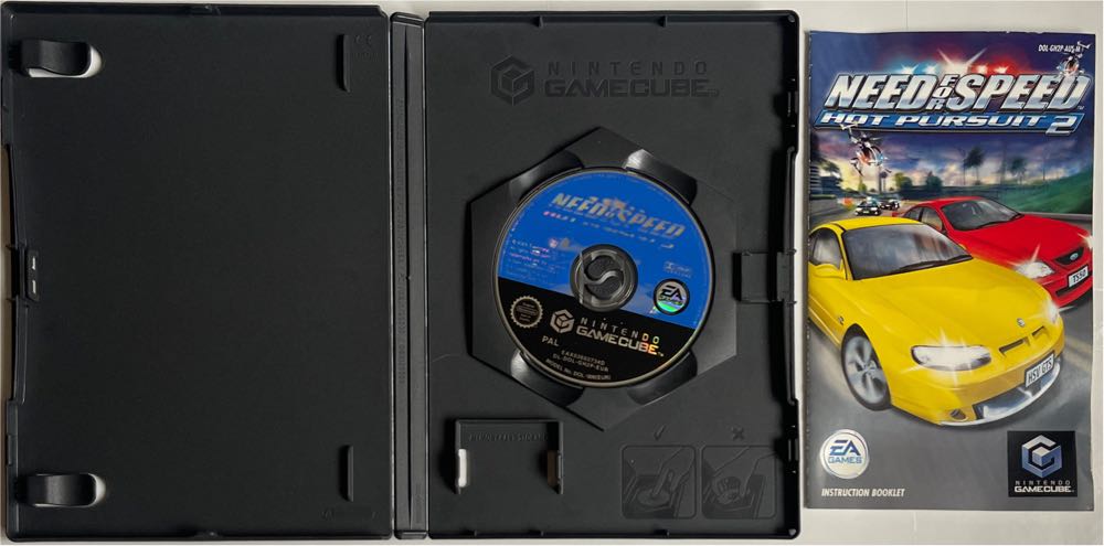 Need For Speed: Hot Pursuit 2 - Nintendo GameCube (EA Games - 1-2) video game collectible [Barcode 5030941031431] - Main Image 3