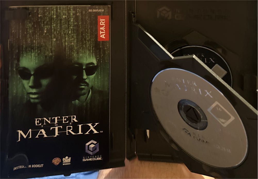 Enter The Matrix - Nintendo GameCube (Atari - 1) video game collectible [Barcode 3546430105306] - Main Image 3