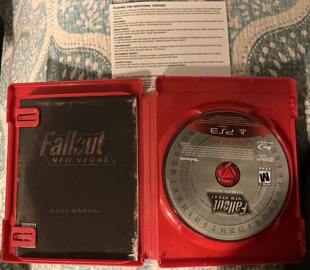 Fallout: New Vegas - Ultimate Edition - Sony PlayStation 3 (PS3) (Bethesda Softworks - 1) video game collectible [Barcode 093155125926] - Main Image 3