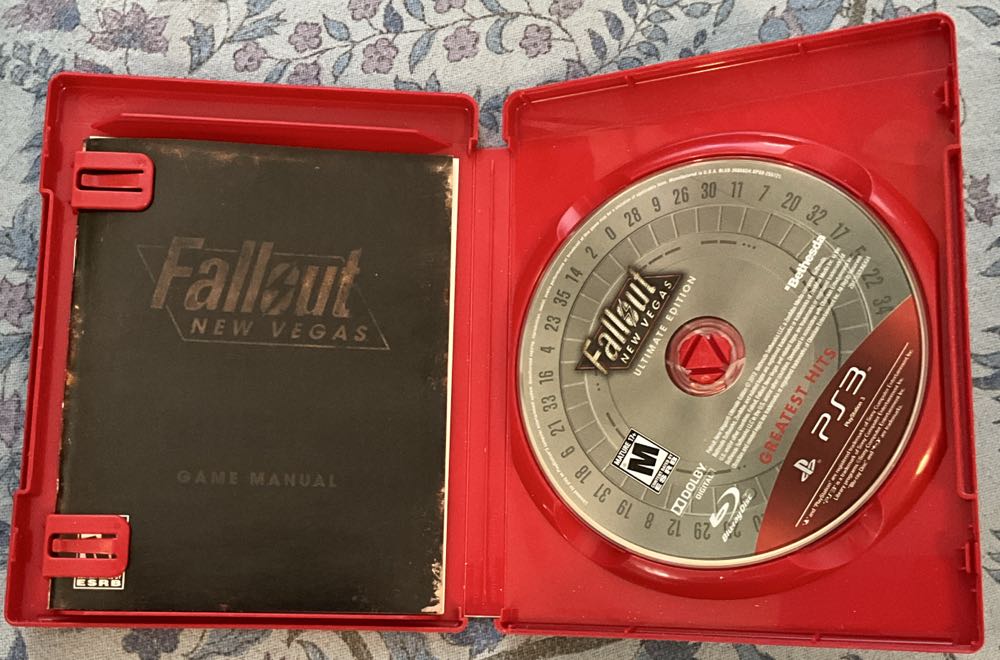 Fallout: New Vegas - Ultimate Edition - Sony PlayStation 3 (PS3) (Bethesda Softworks - 1) video game collectible [Barcode 093155125926] - Main Image 7