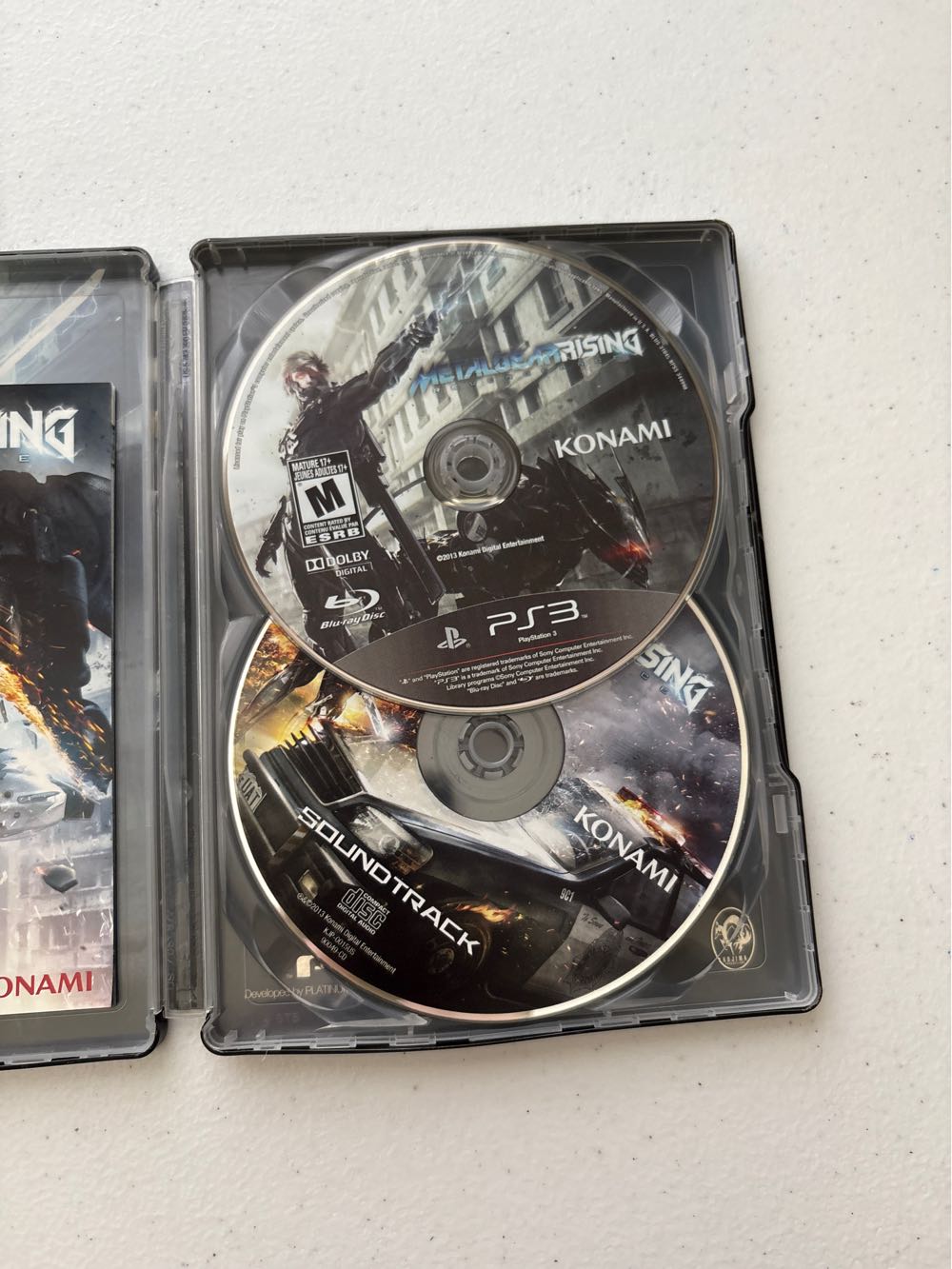 Metal Gear Rising: Revengeance (Steelbook) - Sony PlayStation 3 (PS3) (Konami - 1) video game collectible [Barcode 083717202707] - Main Image 3