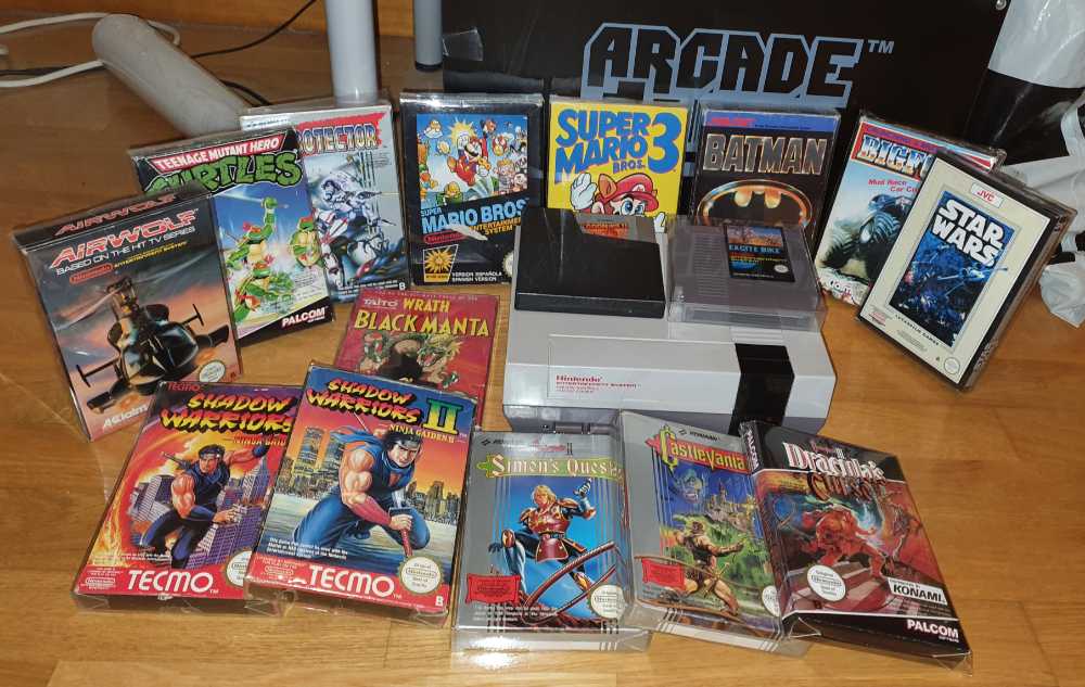 Nes Console - Nintendo Entertainment System (NES) video game collectible - Main Image 4