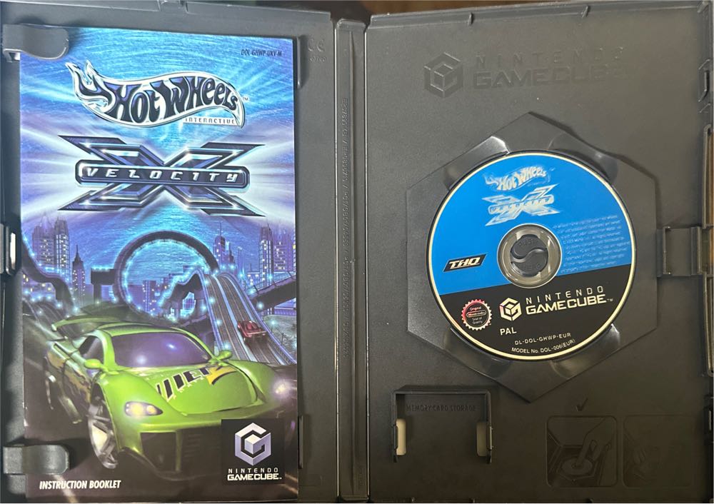 Hot Wheels: Velocity X - Nintendo GameCube (THQ - 1-4) video game collectible [Barcode 785138380117] - Main Image 3