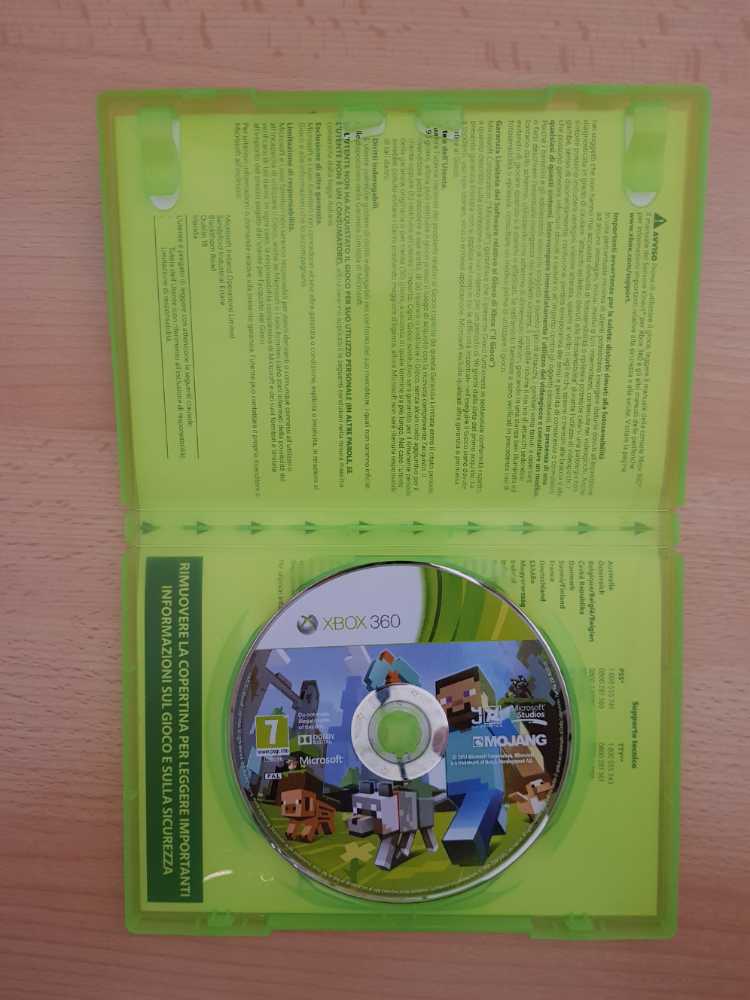 Minecraft Xbox 360 Edition - Microsoft Xbox 360 (Mojang - 1-4) video game collectible [Barcode 885370614671] - Main Image 3