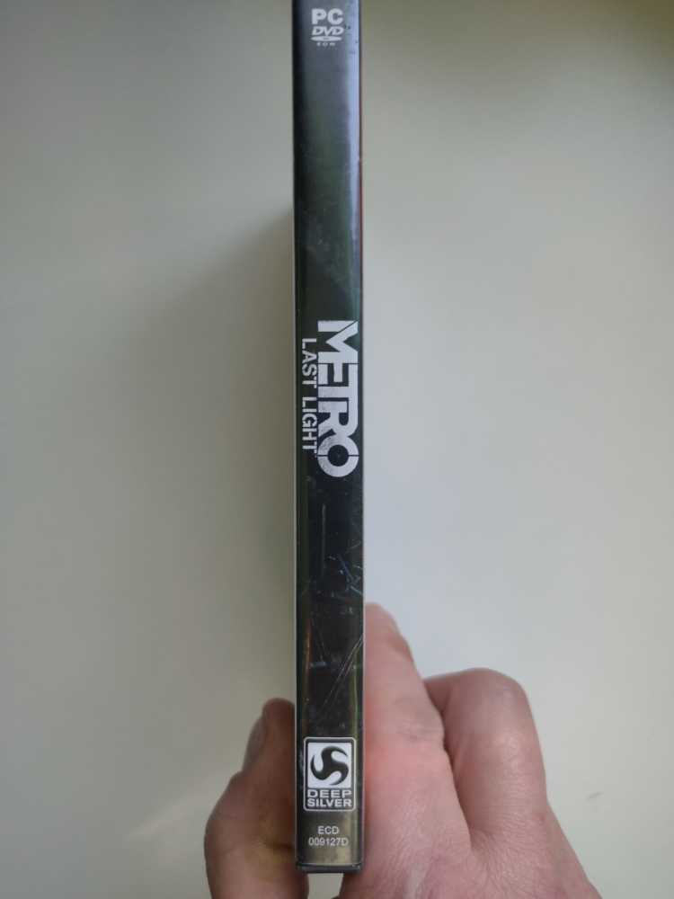Metro: Last Light - PC (Deep Silver) video game collectible [Barcode 4020628091279] - Main Image 3