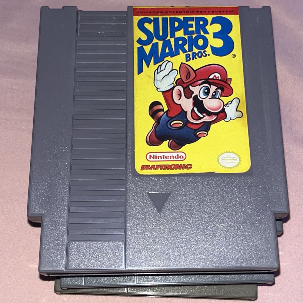Super Mario 3 - Nintendo Entertainment System (NES) (Ninendo - 1-2) video game collectible - Main Image 2