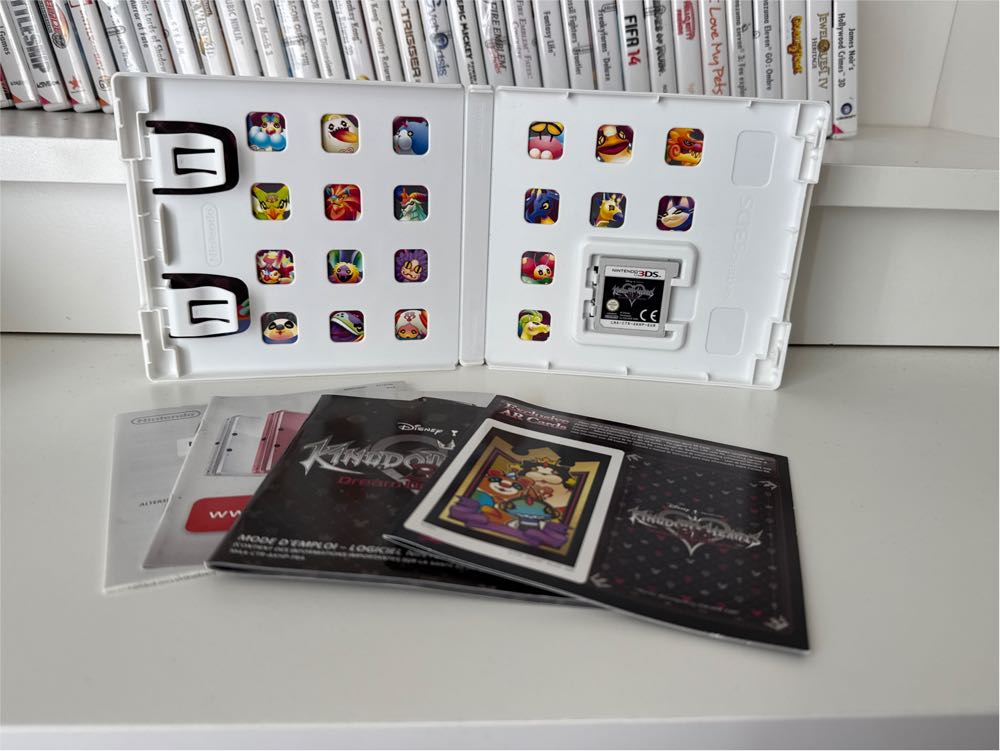 Kingdom Hearts 3D: Dream Drop Distance - Nintendo 3DS (Square Enix - 1) video game collectible [Barcode 045496522407] - Main Image 3