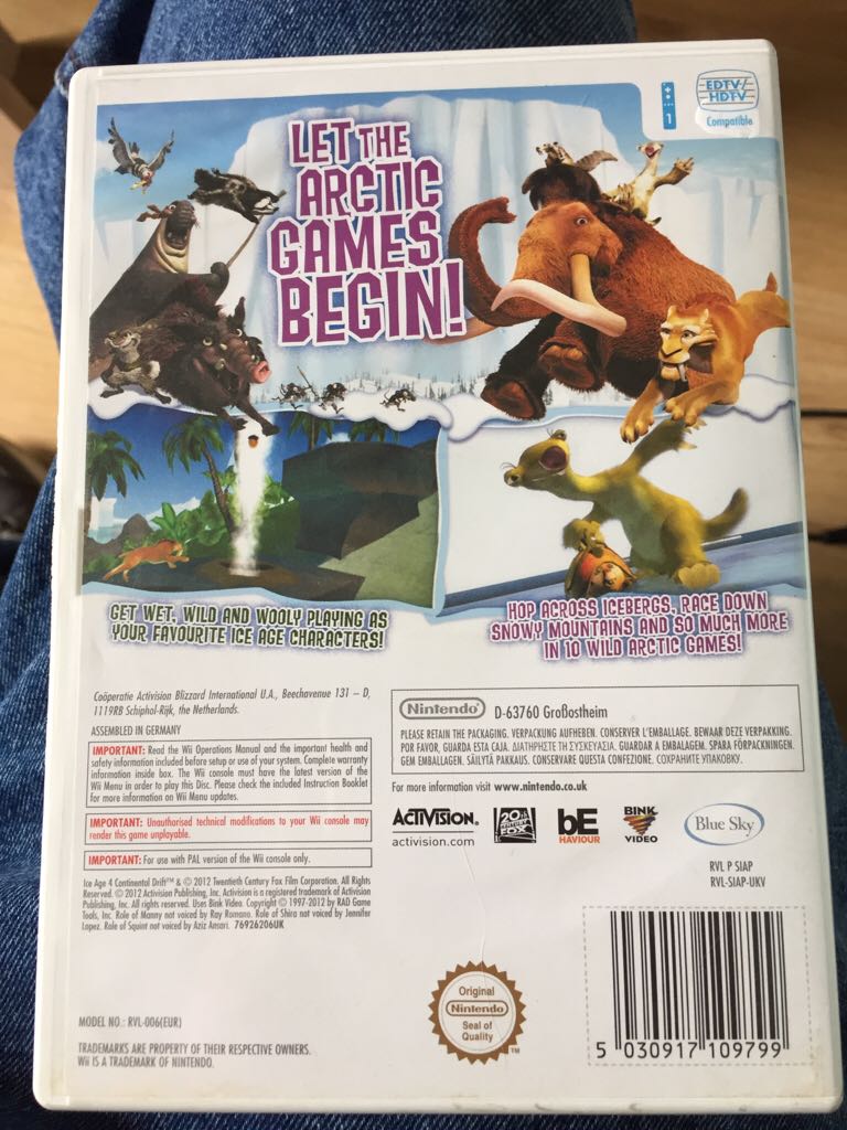 Ice Age 4 Continental Drift Arctic Games - Nintendo Wii (Activision) video game collectible - Main Image 2