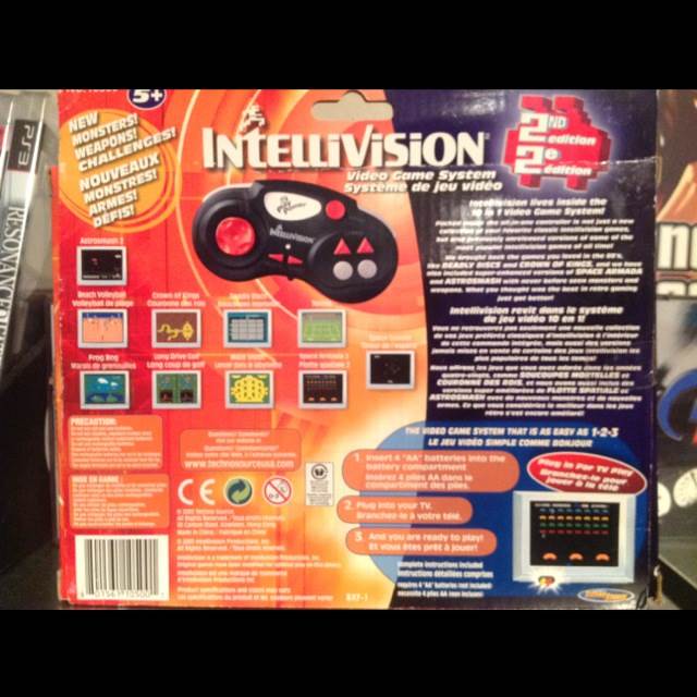 Intellivision 25 Games In 1  video game collectible [Barcode 801561104004] - Main Image 2