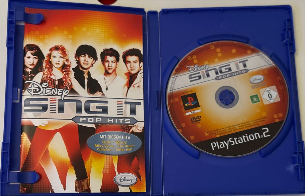 Disney Sing It - Pop Hits - Sony PlayStation 2 (PS2) (1-4) video game collectible [Barcode 8717418225544] - Main Image 3