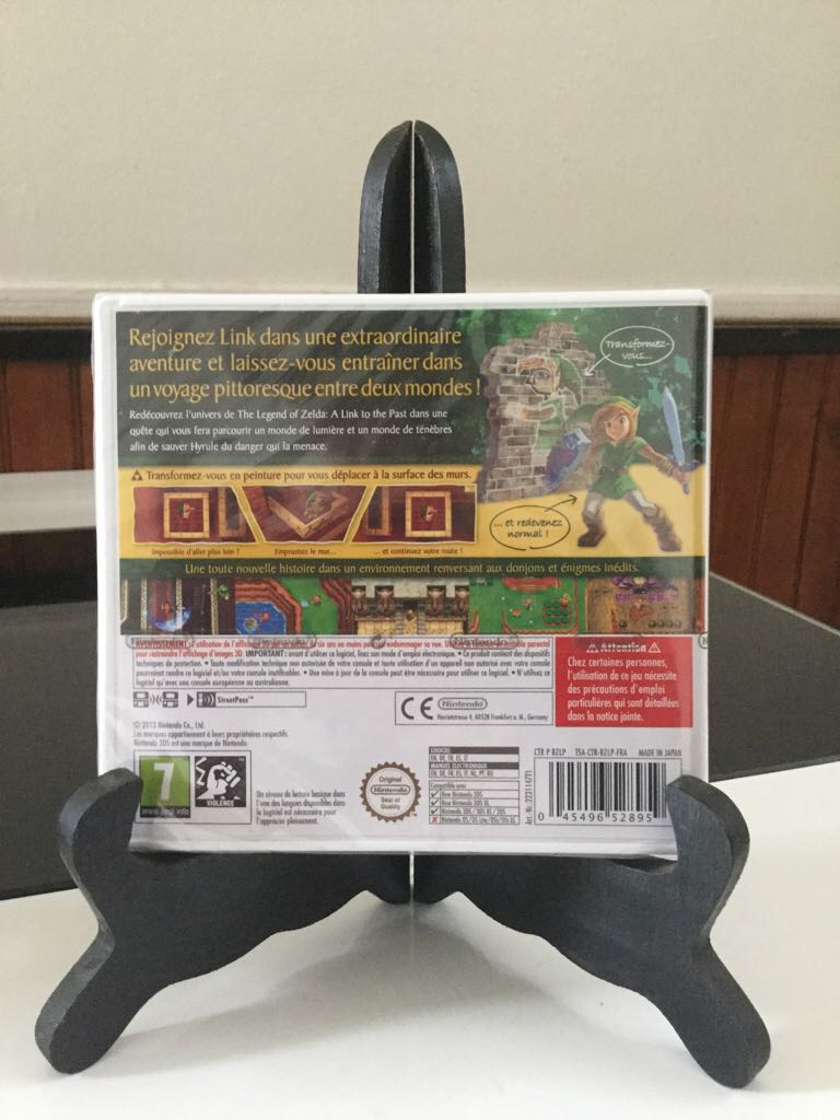 The Legend of Zelda: A Link Between Worlds - Nintendo 3DS video game collectible - Main Image 2