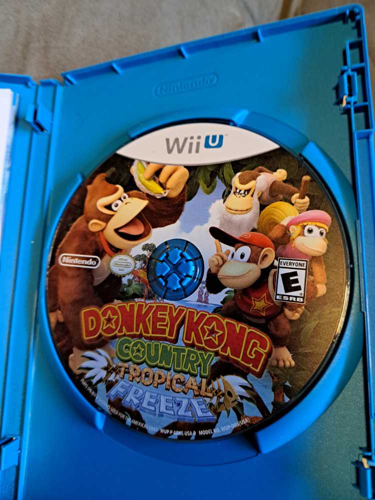 Donkey Kong Country: Tropical Freeze - Nintendo Wii U (Nintendo - 2) video game collectible [Barcode 045496903190] - Main Image 4