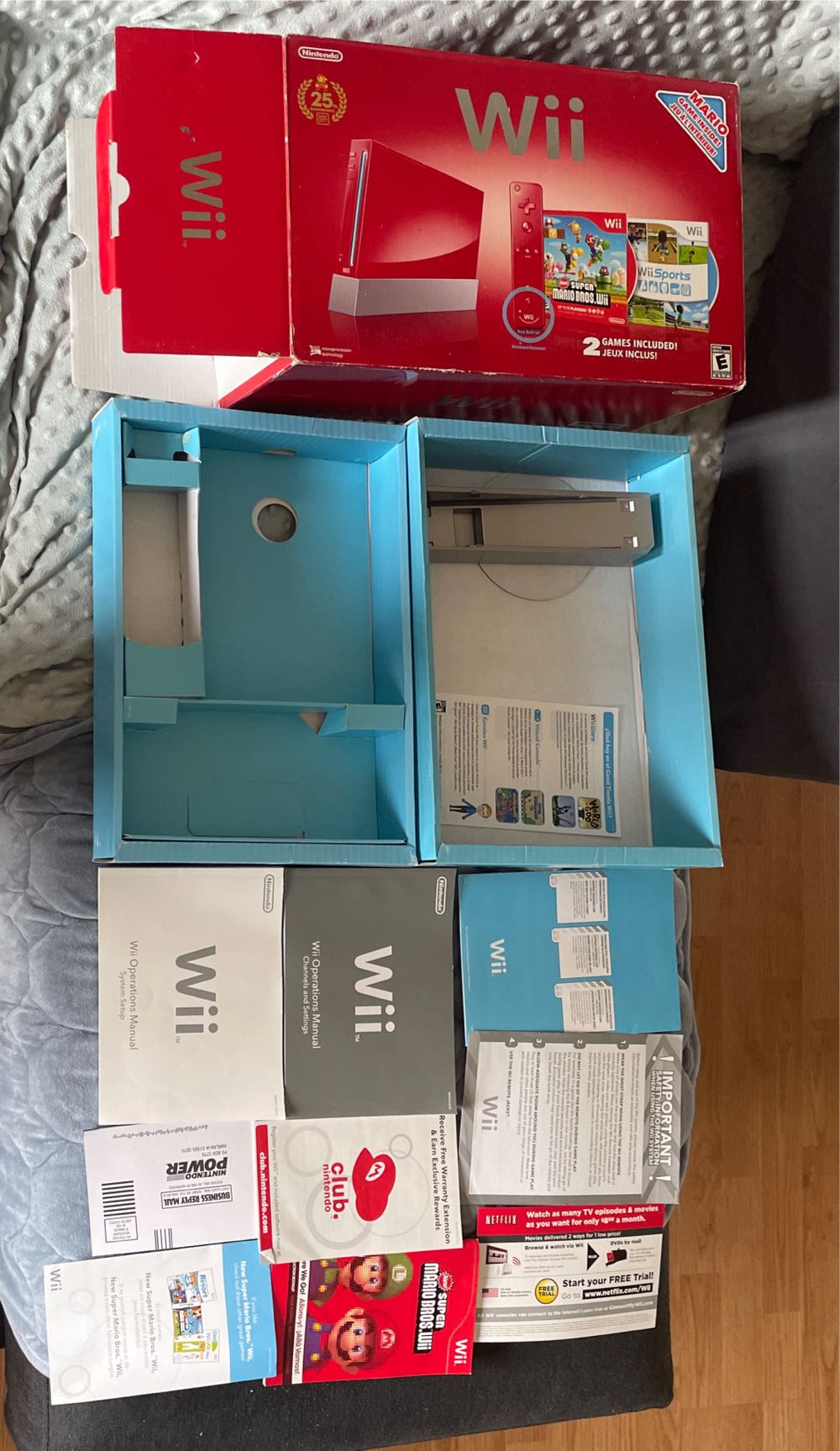 Nintendo Wii Red - Other (Nintendo - 4) video game collectible [Barcode 045496880361] - Main Image 3