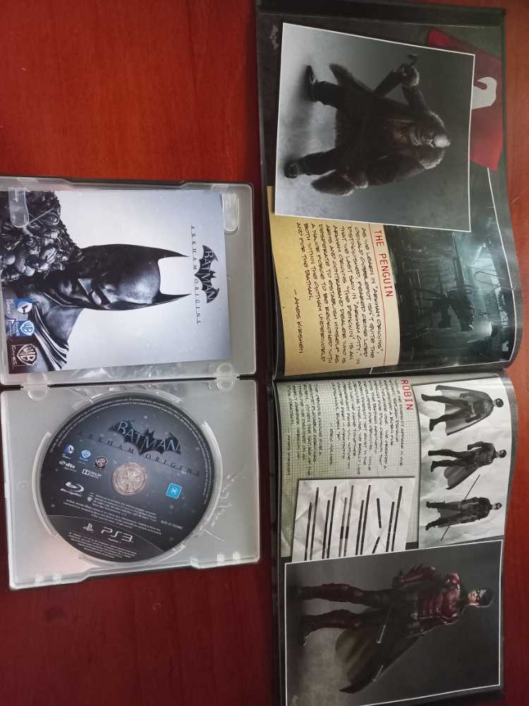 Batman: Arkham Origins (International Collector’s Edition) - Sony PlayStation 3 (PS3) (Warner Bros Interactive - 1) video game collectible [Barcode 9325336176139] - Main Image 4