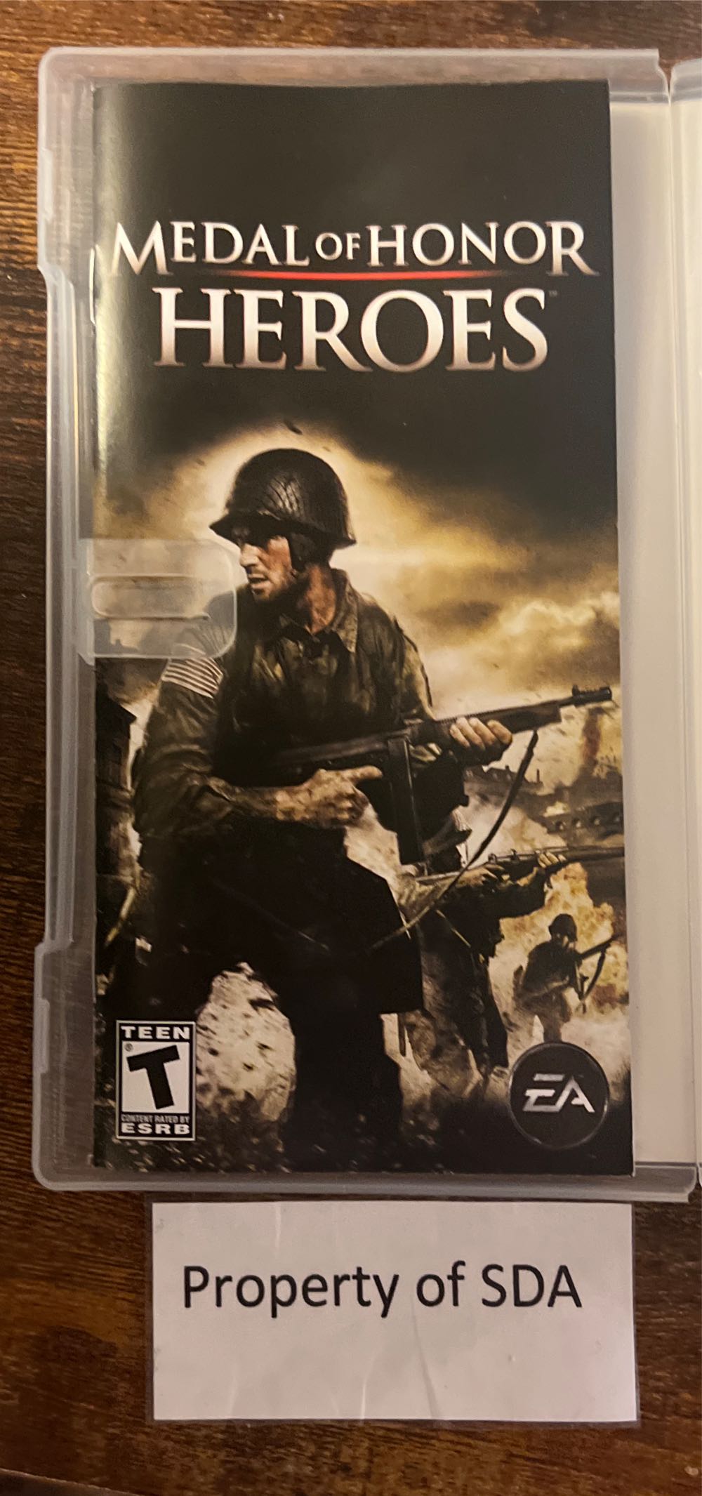Medal of Honor: Heroes - Sony PlayStation Portable (PSP) (Electronic Arts/EA Games - 1) video game collectible [Barcode 014633152876] - Main Image 3