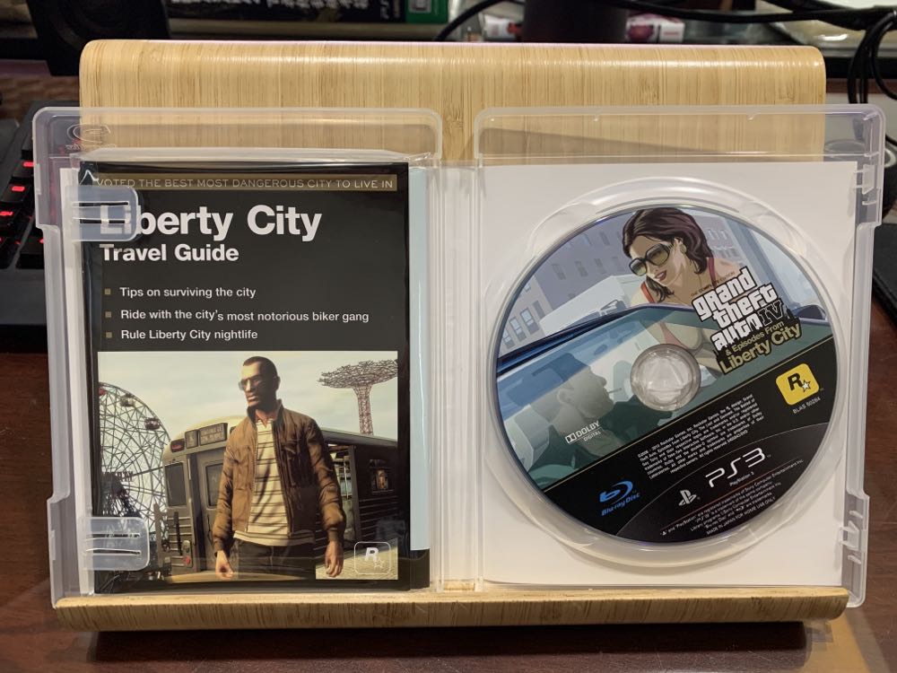 Grand Theft Auto IV - The Complete Edition - Sony PlayStation 3 (PS3) (Rockstar Games - 1) video game collectible [Barcode 5026555405843] - Main Image 3