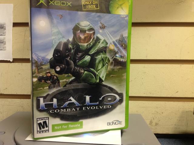 Halo - Combat Evolved - Microsoft Xbox (Microsoft Game Studios - 4) video game collectible [Barcode 659556745158] - Main Image 2