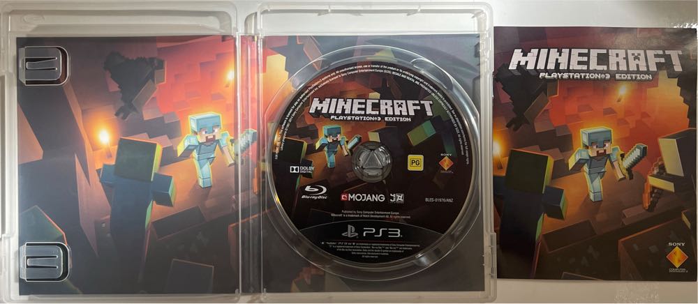 Minecraft: PlayStation 3 Edition - Sony PlayStation 3 (PS3) (Sony Computer Entertainment Australia / Mojang - 1-4 players local split-screen; up to 8 players online via PlayStation Network) video game collectible [Barcode 711719412519] - Main Image 3