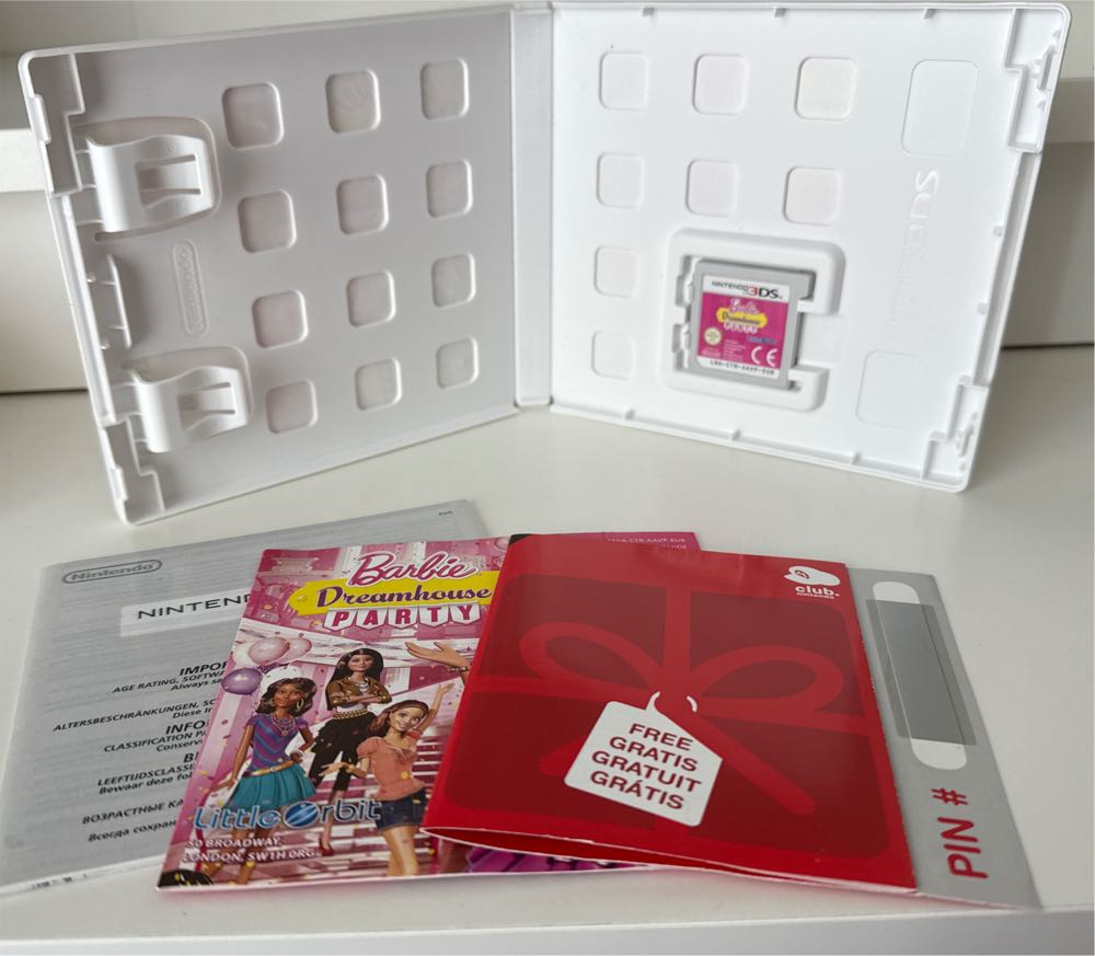 Barbie Dreamhouse Party - Nintendo 3DS video game collectible [Barcode 8154030101755] - Main Image 3