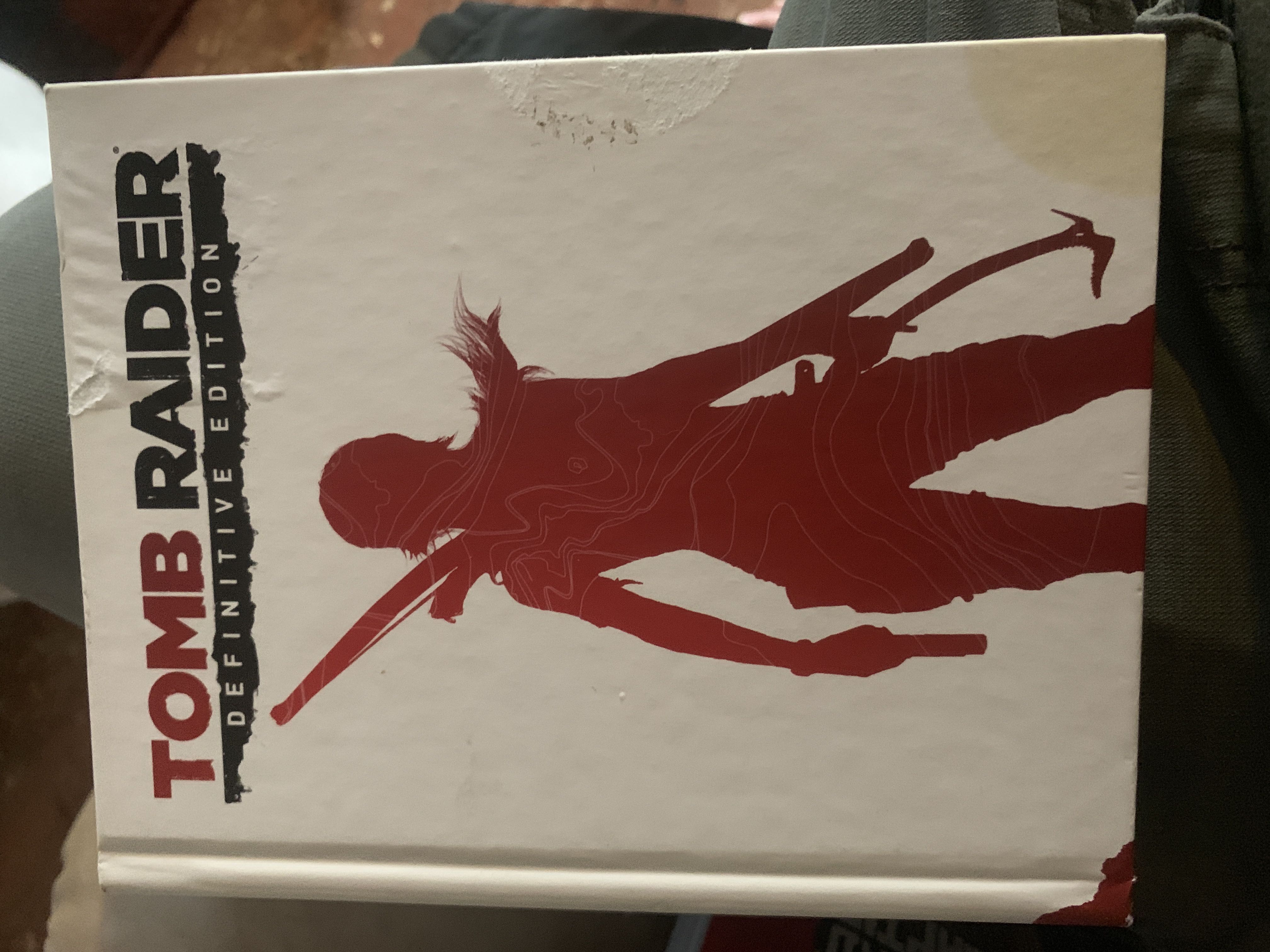 Tomb Raider - Definitive Edition - Sony PlayStation 4 (PS4) (Square Enix - 1) video game collectible - Main Image 2