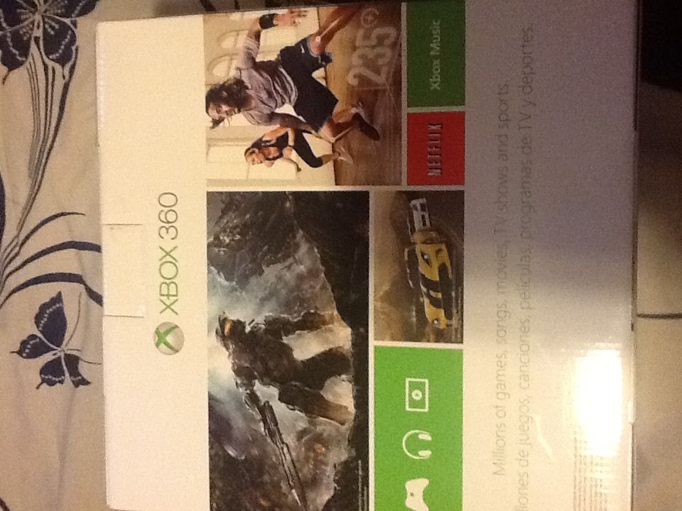 XBOX 360 250GB - Microsoft Xbox 360 video game collectible [Barcode 885370624557] - Main Image 2