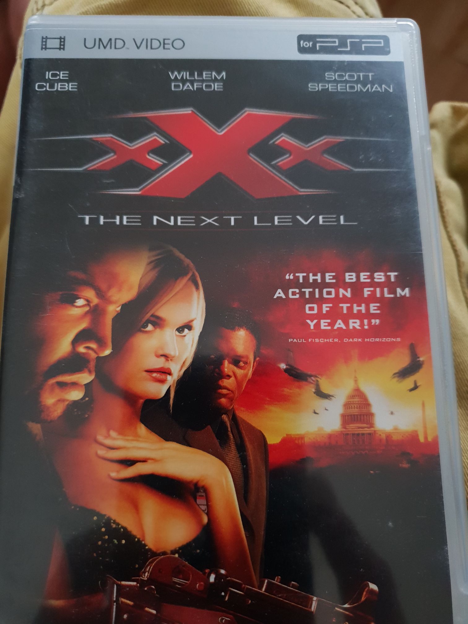 Resident Evil The Darkside Chronicles + Wii Zapper Boxset