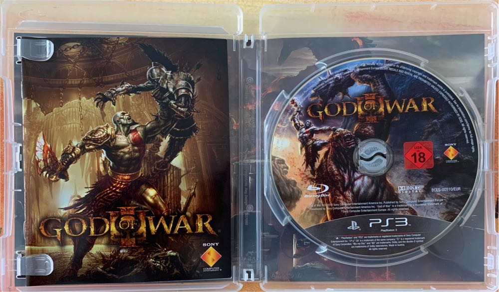 God of War III - Sony PlayStation 3 (PS3) (Sony Computer Entertainment - 1) video game collectible [Barcode 711719157960] - Main Image 3